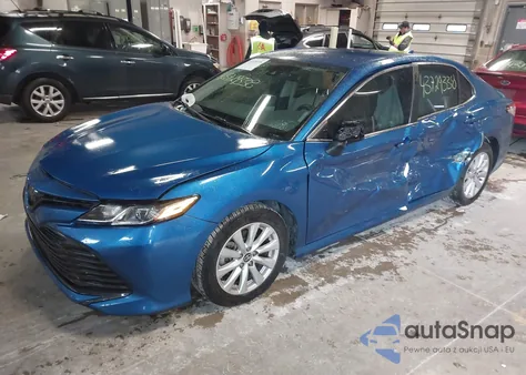 2020 Toyota Camry Le из США, поврежденный, VIN 4T1C11AK9LU349103